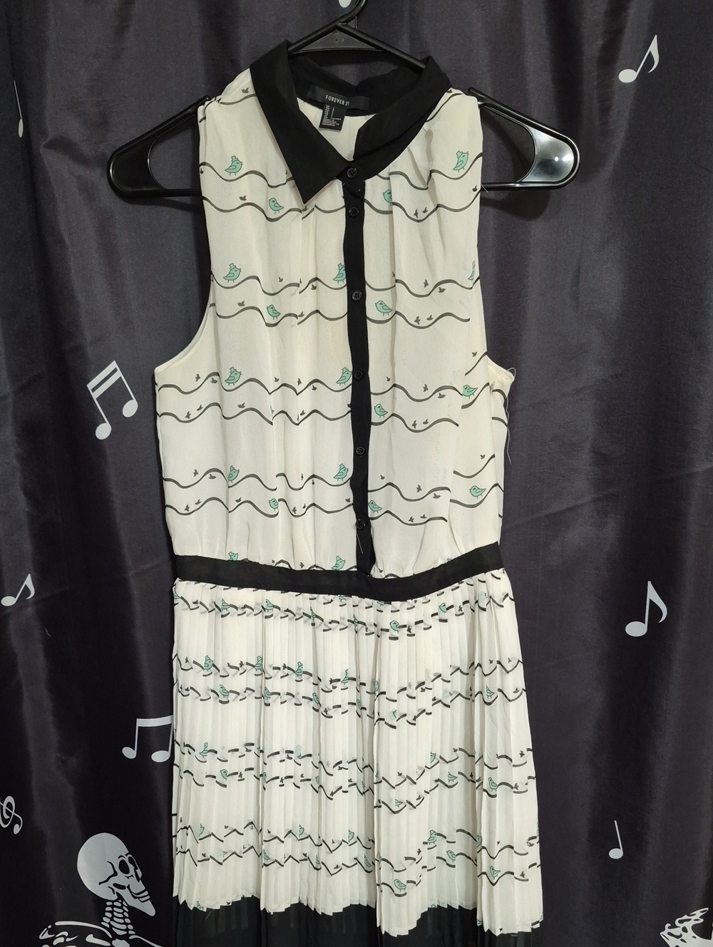 Forever 21 Cream and Black Pleated Sleeveless Dress with Mint Bird Print